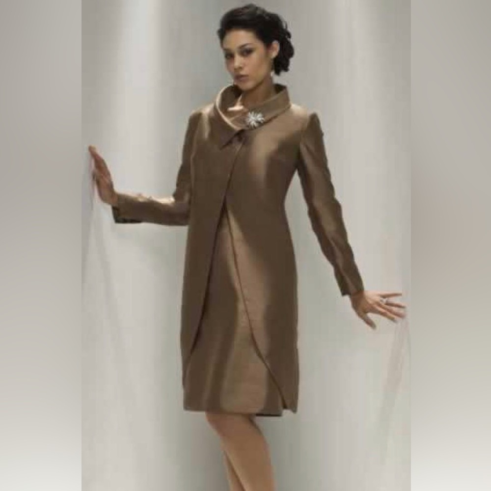 NWT Sarah Danielle 5028- Sz 8 - Cognac - 2 piece Coat Dress w/ rhinestone brooch